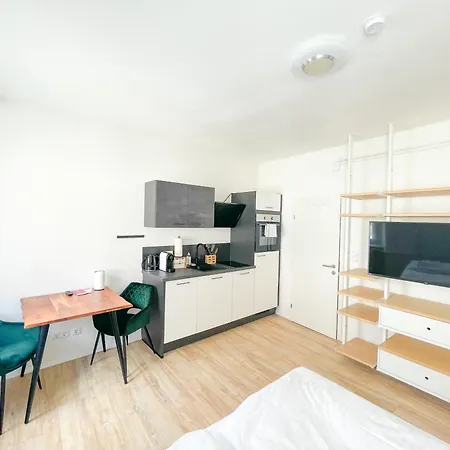 Contactless Self-check-in - Stayhere Studio 4 Apartment